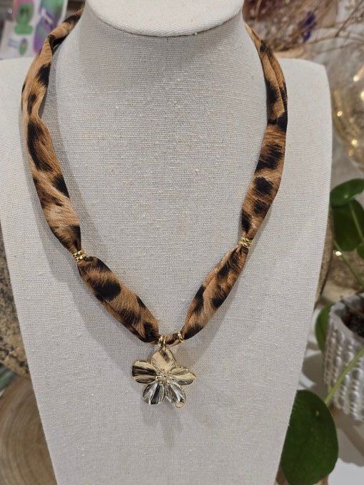 COLLIER LEOPARD