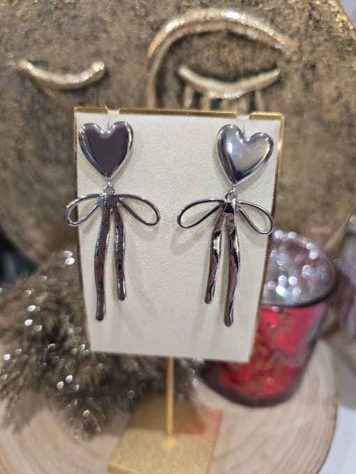 BOUCLES D'OREILLES